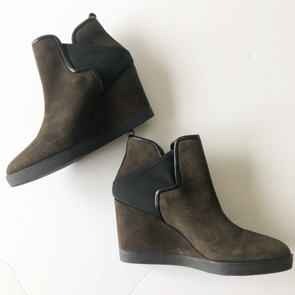 NWOT Donald Pliner Brushed Suede Luluu Wedge Boot